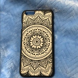 Black and white flower print phone case
